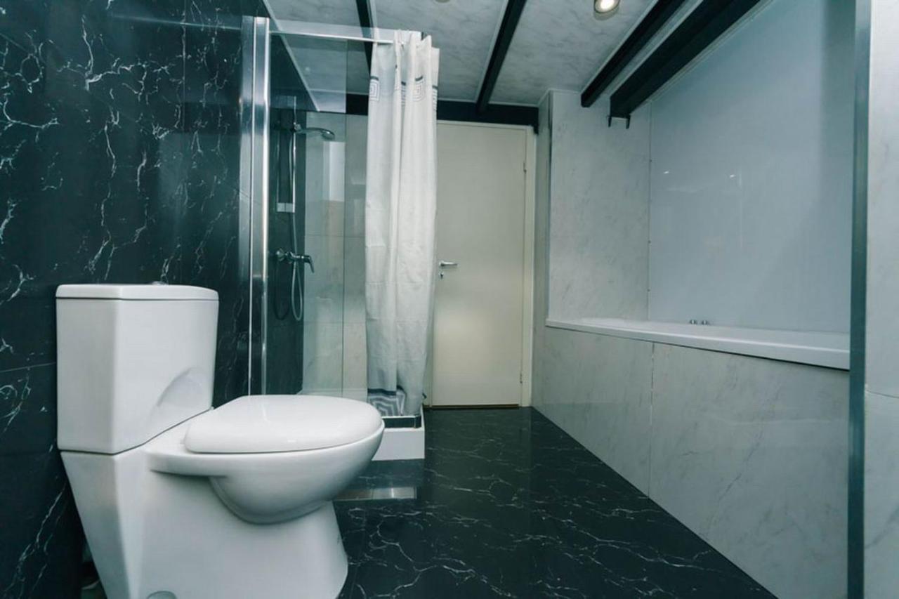 קייב Vip Apartment At Horodetskoho 4 מראה חיצוני תמונה
